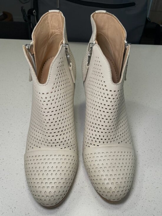 rag & bone Shoes - Rag & Bone Womens’ Margot Perforated White Leather Booties - Size 40